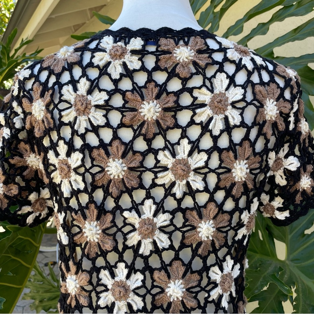 Vintage crochet floral top - Picture 3 of 5